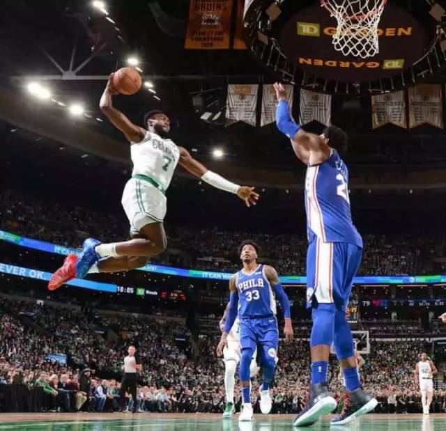 表现出色 表现出色